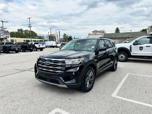 Certified 2025 Ford Explorer Active w/ Active Comfort Package AWD/4WD image 5