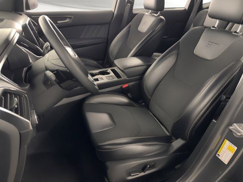 Used 2021 Ford Edge ST image 5