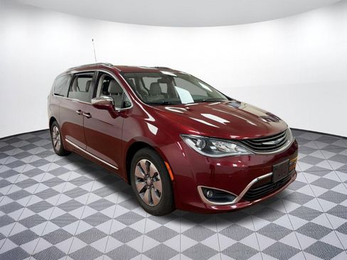 Used 2018 Chrysler Pacifica Limited w/ Advanced Safetytec Group image 7