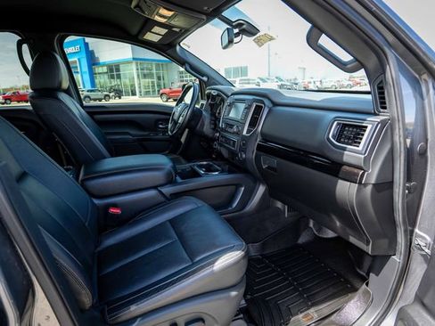 Used 2019 Nissan Titan SL w/ Midnight Edition AWD/4WD image 24