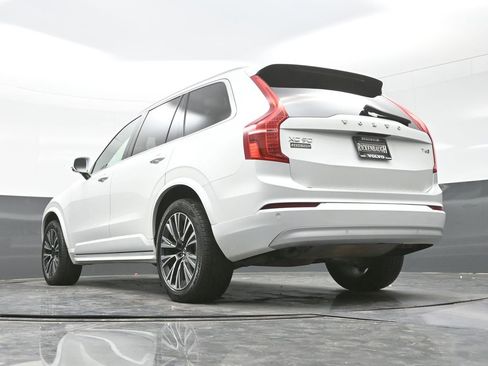 Used 2022 Volvo XC90 T6 Momentum w/ Climate Package image 25