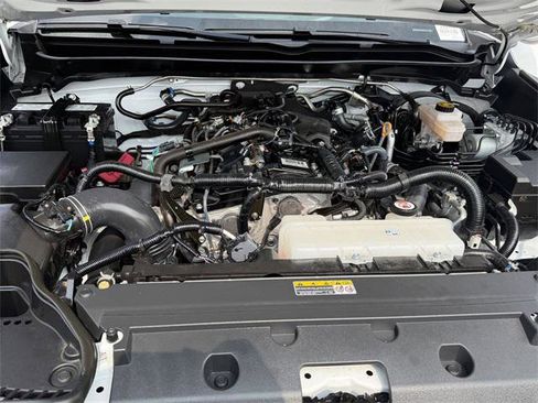 Certified 2025 Toyota Tacoma SR5 image 25