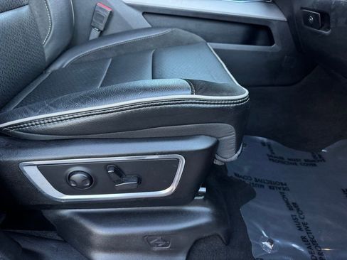 Used 2024 RAM 1500 Laramie image 29