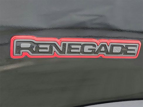 Used 2016 Jeep Renegade Trailhawk w/ Premium Trailhawk Package image 32