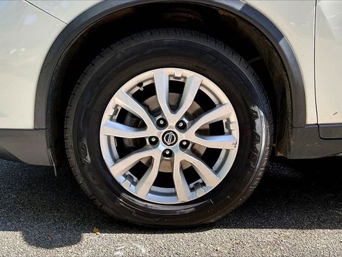 Used 2020 Nissan Rogue SV AWD/4WD image 33