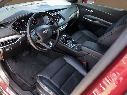Used 2019 Cadillac XT4 Premium Luxury w/ Enhanced Visibility Package FWD image 10