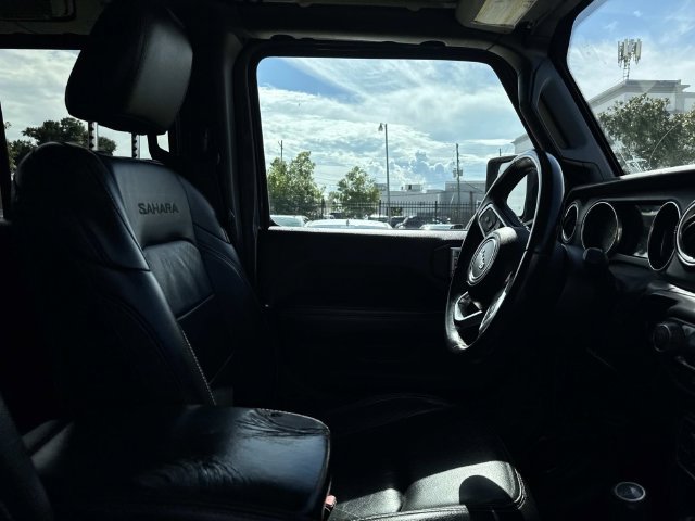 Used 2018 Jeep Wrangler Unlimited Sahara AWD/4WD image 10