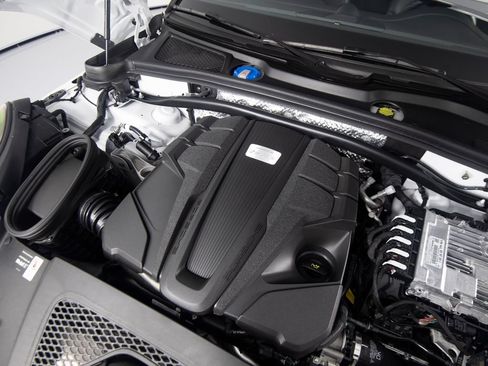 Certified 2026 Porsche Macan S AWD/4WD image 49