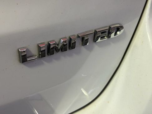 Used 2021 Jeep Grand Cherokee Limited AWD/4WD image 31