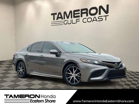 Used 2021 Toyota Camry SE FWD image 1