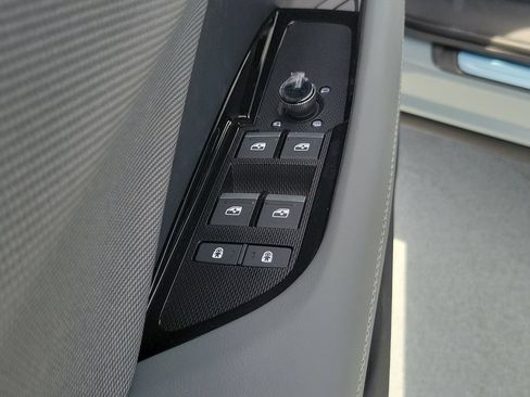 New 2026 Audi Q3 quattro 2.0T AWD/4WD image 21