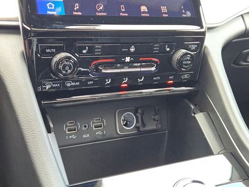 New 2025 Jeep Grand Cherokee Limited image 29