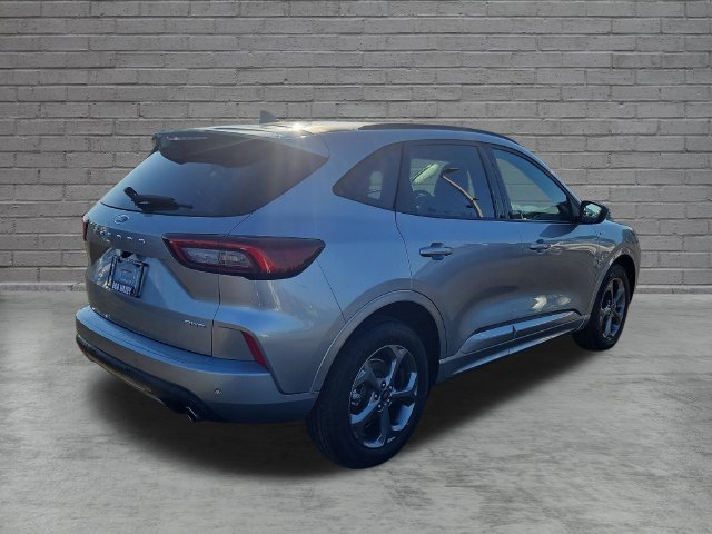 Used 2023 Ford Escape ST-Line w/ Tech Pack #1 AWD/4WD image 6
