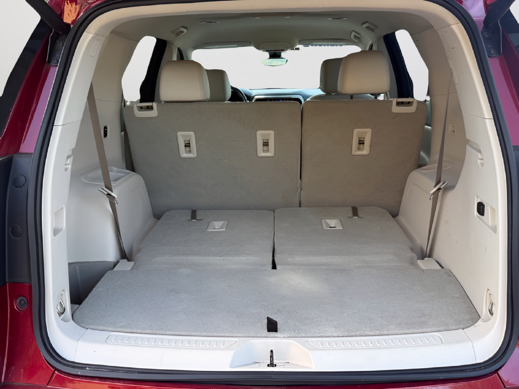 Used 2020 GMC Acadia Denali w/ Technology Package FWD image 35