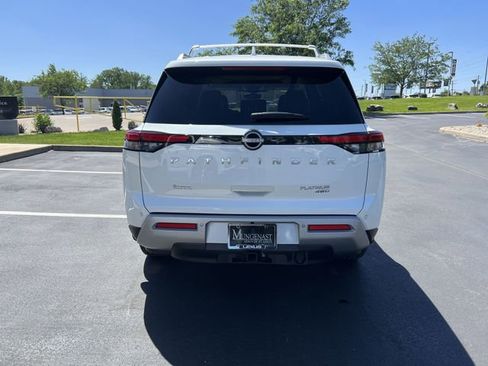 Used 2024 Nissan Pathfinder Platinum w/ Cargo Package AWD/4WD image 4