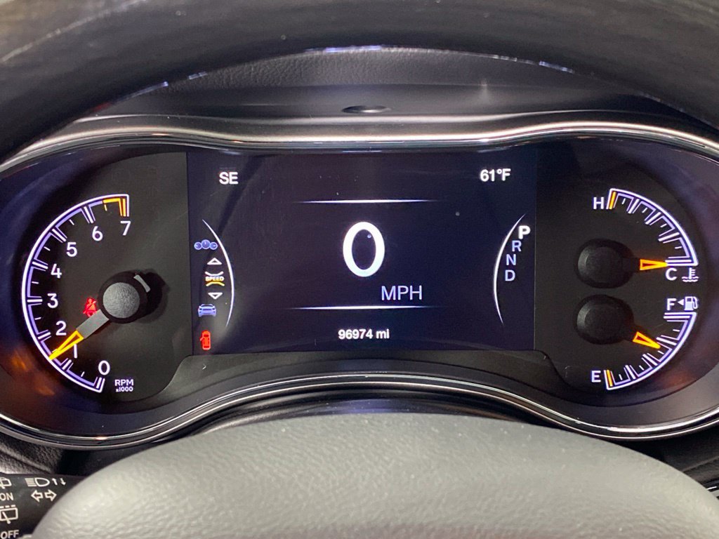 Used 2019 Jeep Grand Cherokee Overland AWD/4WD image 17