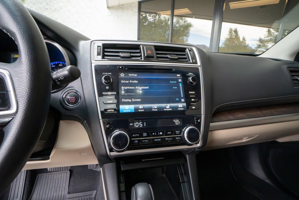 Used 2019 Subaru Outback 2.5i Limited AWD/4WD image 11
