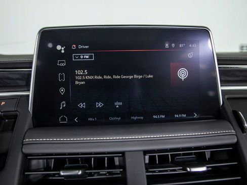 Used 2023 GMC Yukon XL SLT w/ SLT Premium Package image 34