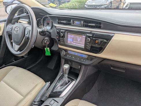 Used 2014 Toyota Corolla S image 12