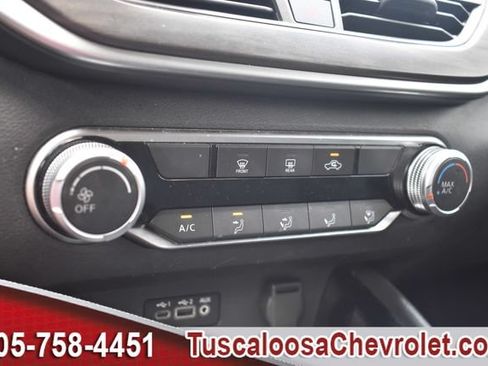 Used 2024 Nissan Altima 2.5 SV FWD image 34