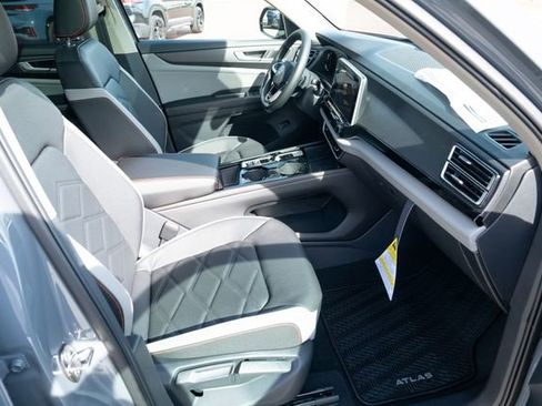 New 2026 Volkswagen Atlas Peak Edition image 43