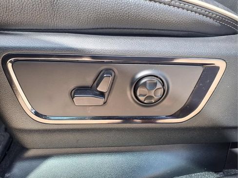 Used 2025 RAM 1500 Limited AWD/4WD image 18