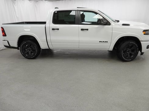 New 2026 RAM 1500 4x4 Crew Cab image 9