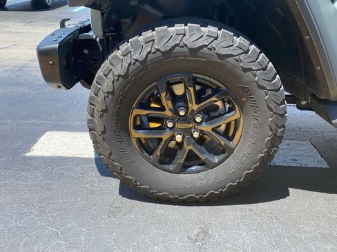 Used 2023 Jeep Wrangler Unlimited Rubicon 4xe AWD/4WD image 9