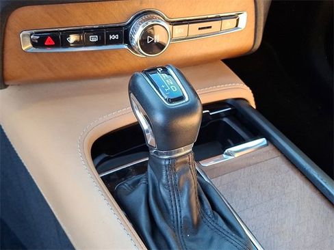 Used 2017 Volvo XC90 T6 Inscription w/ Vision Package image 13