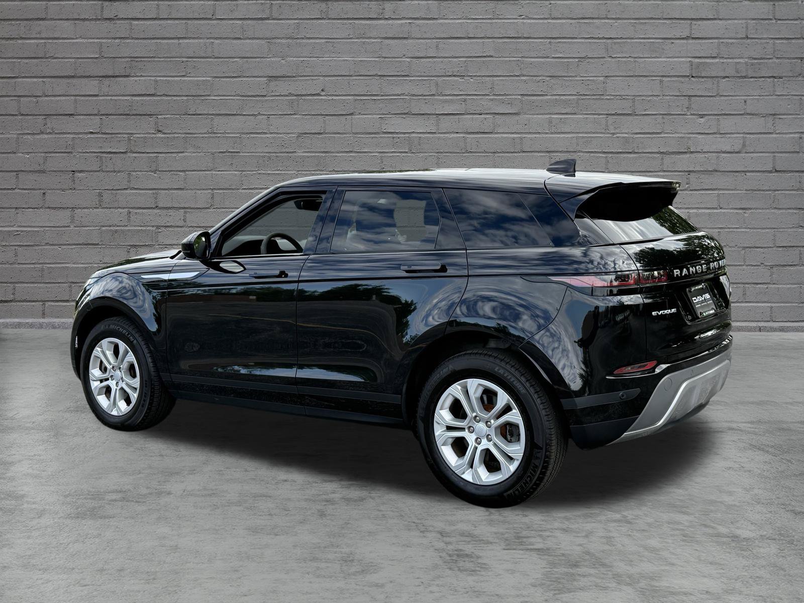Used 2023 Land Rover Range Rover Evoque S AWD/4WD image 4
