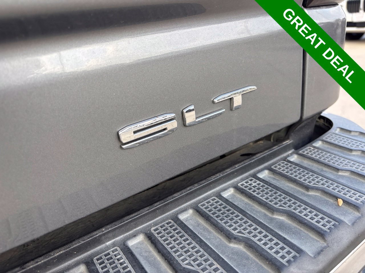 Used 2020 GMC Sierra 1500 SLT RWD image 10
