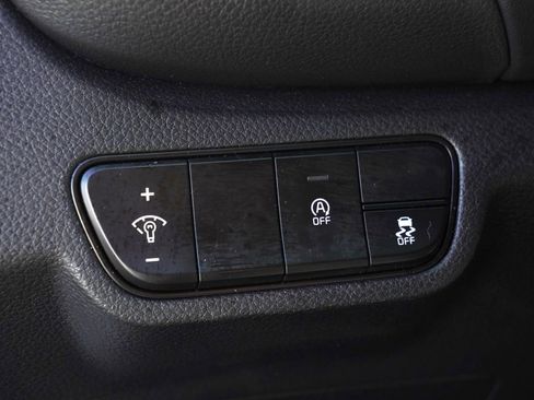 Used 2025 Kia Seltos EX w/ EX Sunroof Package image 11