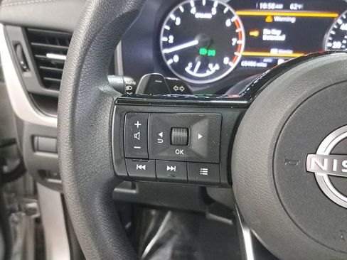 Used 2023 Nissan Rogue SV image 18