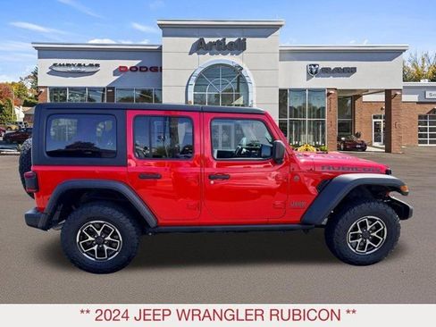 Used 2024 Jeep Wrangler Unlimited Rubicon AWD/4WD image 7