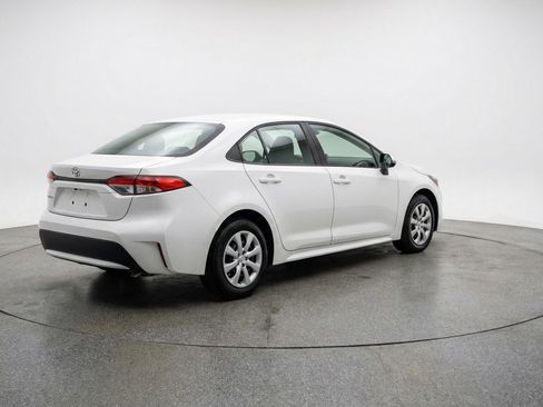 Used 2025 Toyota Corolla LE FWD image 9