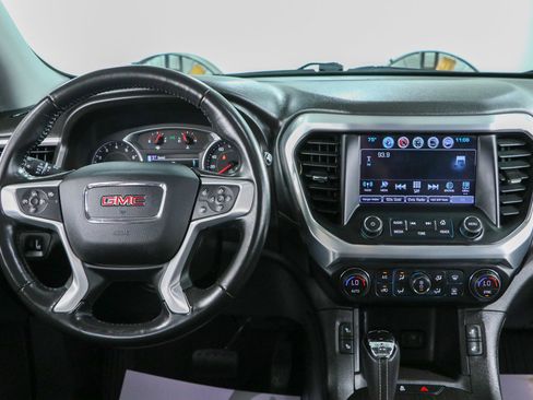 Used 2018 GMC Acadia SLT FWD image 17
