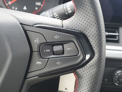 Used 2024 Chevrolet Trax RS image 13