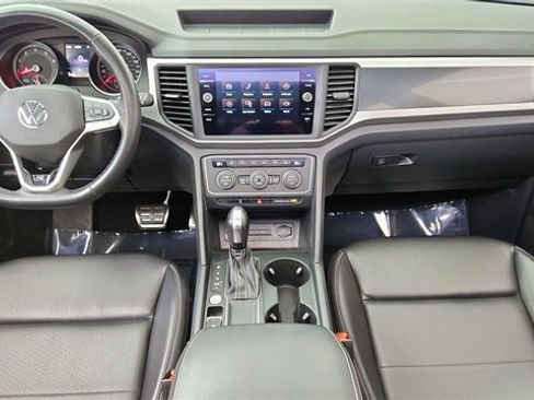 Used 2021 Volkswagen Atlas Cross Sport SE w/ Panoramic Sunroof Package image 19
