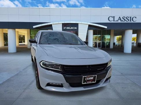 Used 2022 Dodge Charger SXT w/ Blacktop Package AWD/4WD image 2