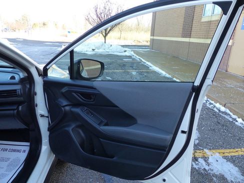 Used 2024 Subaru Crosstrek 2.0i Premium image 43