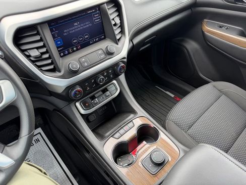 Used 2023 GMC Acadia SLE AWD/4WD image 12