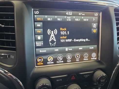 Used 2018 Jeep Grand Cherokee Altitude AWD/4WD image 30