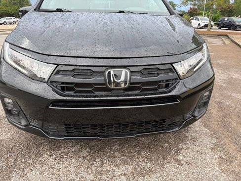 Used 2025 Honda Odyssey Sport-L image 18