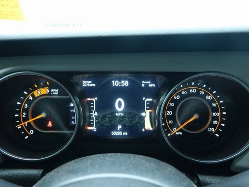 Used 2022 Jeep Gladiator Overland image 9