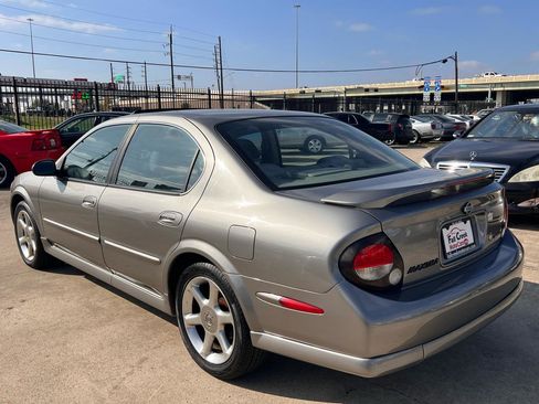 Used 2001 Nissan Maxima SE w/ (W08) Meridian Edition Pkg FWD image 4