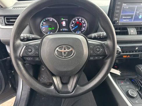 Used 2021 Toyota RAV4 XLE AWD/4WD image 18
