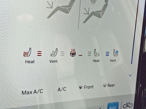 Used 2023 RAM 3500 Limited image 19