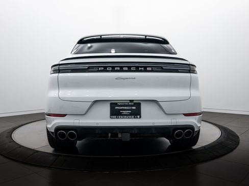 Certified 2026 Porsche Cayenne Coupe image 6