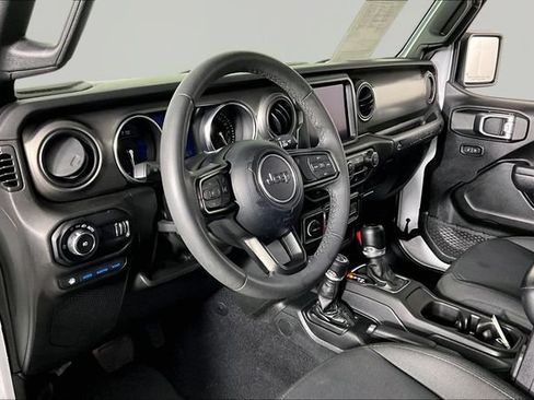 Used 2023 Jeep Wrangler Unlimited w/ Sun & Screen Package AWD/4WD image 16