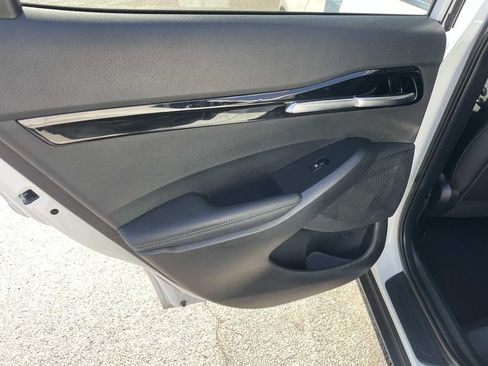Used 2025 Kia Seltos EX w/ EX Sunroof Package AWD/4WD image 17